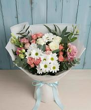 Букет цветов из:  Розы, Лизиантусы и Хризантемы в Пурпе