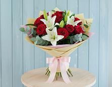 Букет цветов из:  Лилии и Розы #REPLACE_PRED# Пурпе