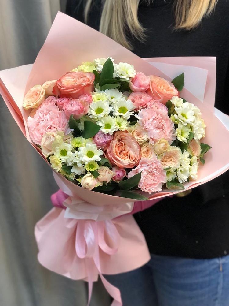 Букет цветов из: Гвоздики, Розы и Хризантемы в Пурпе