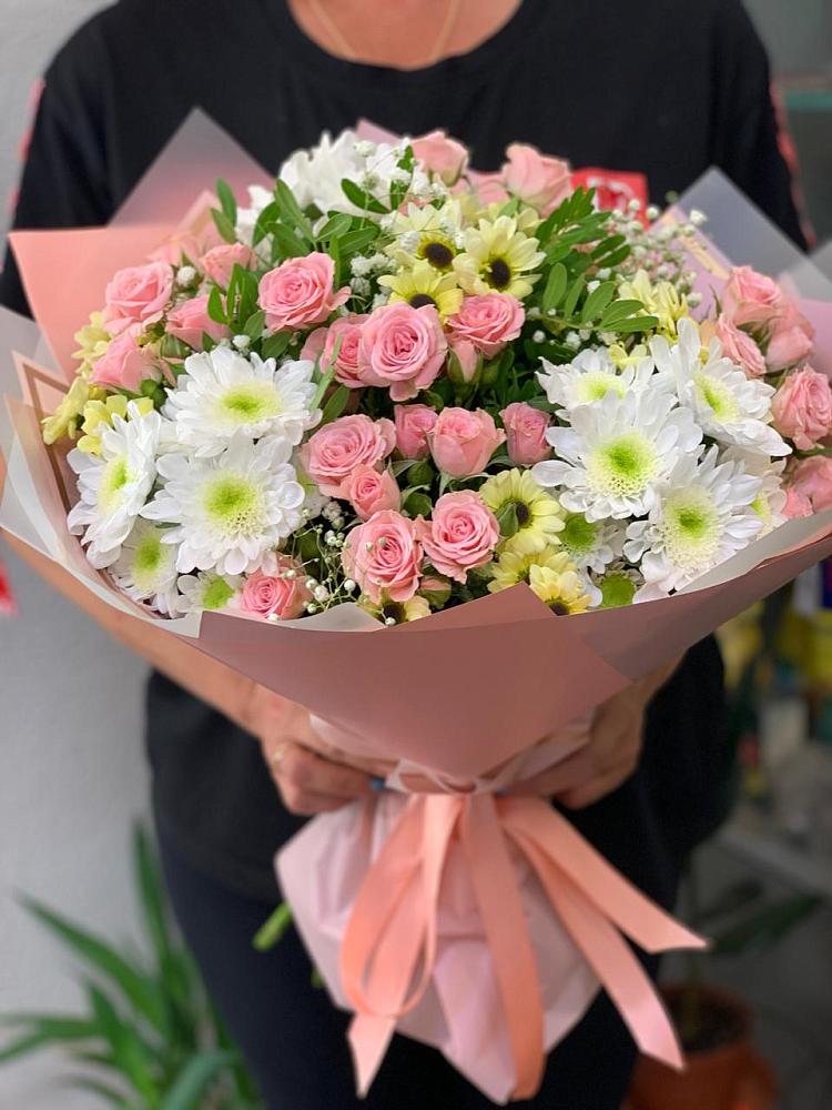 Букет цветов из: Розы и Хризантемы в Пурпе