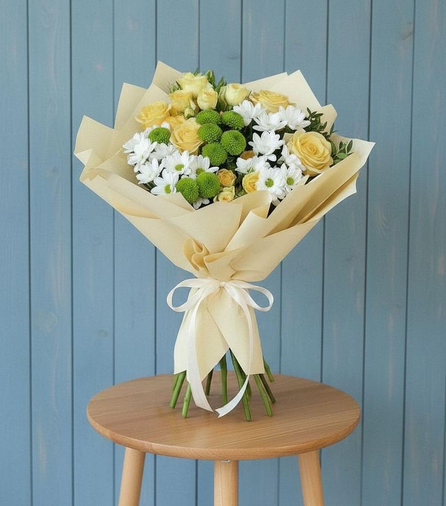 Букет цветов из: Хризантемы и Розы в Пурпе