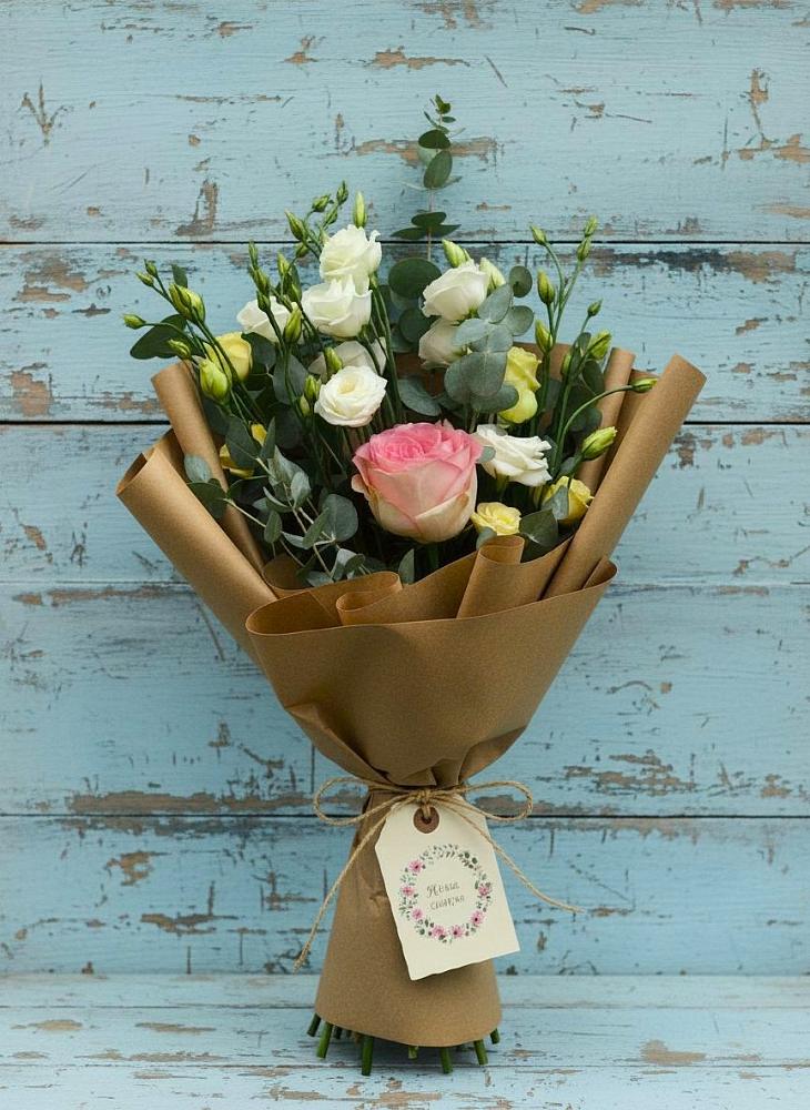 Букет цветов из: Розы и Лизиантусы в Пурпе