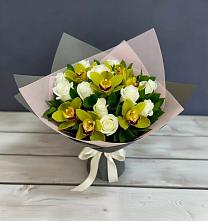 Букет цветов из:  Орхидеи и Розы #REPLACE_PRED# Пурпе