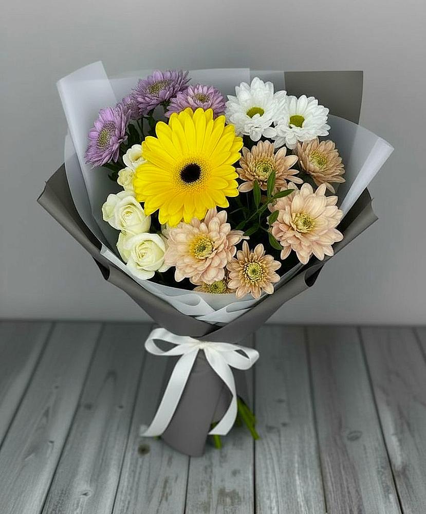 Букет цветов из: Розы, Герберы и Хризантемы в Пурпе