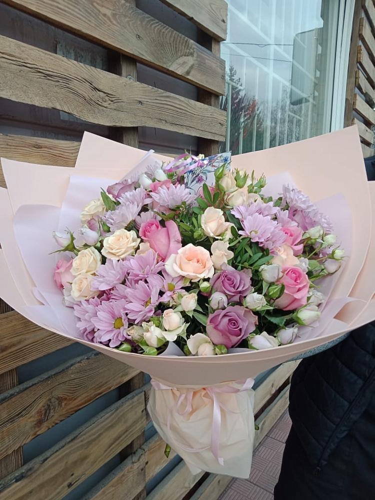 Букет цветов из: Розы и Хризантемы в Пурпе