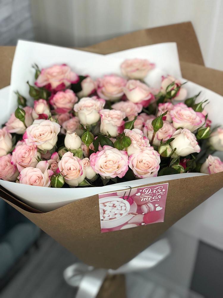 Букет цветов из: Розы в Пурпе