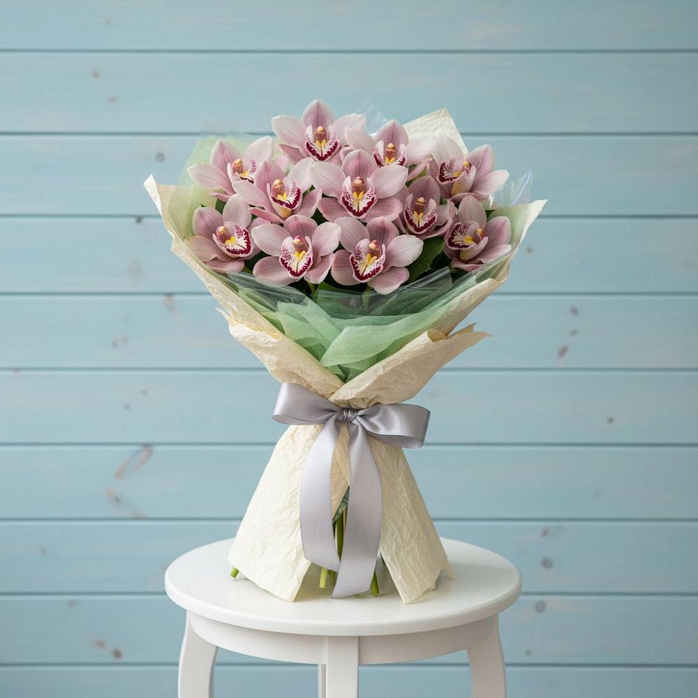 Букет цветов из: Орхидеи и Розы в Пурпе