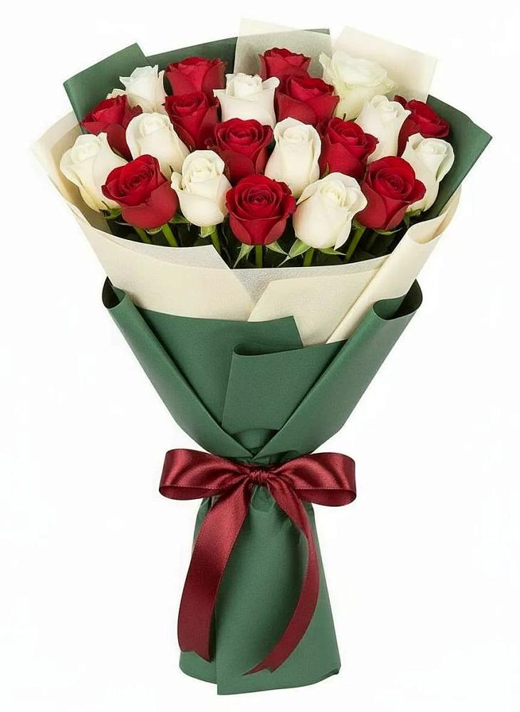 Букет Микс из красных и белых роз в Пурпе