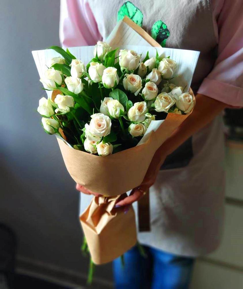 Букет цветов из: Розы в Пурпе