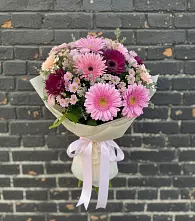 Букет цветов из:  Герберы и Хризантемы #REPLACE_PRED# Пурпе