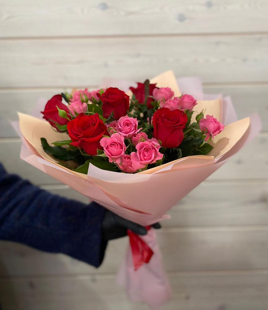 Букет цветов из: Розы в Пурпе