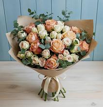 Букет цветов из:  Альстромерии и Розы в Пурпе