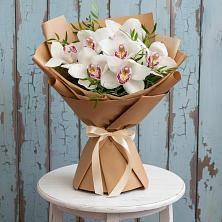 Букет цветов из:  Орхидеи и Розы в Пурпе